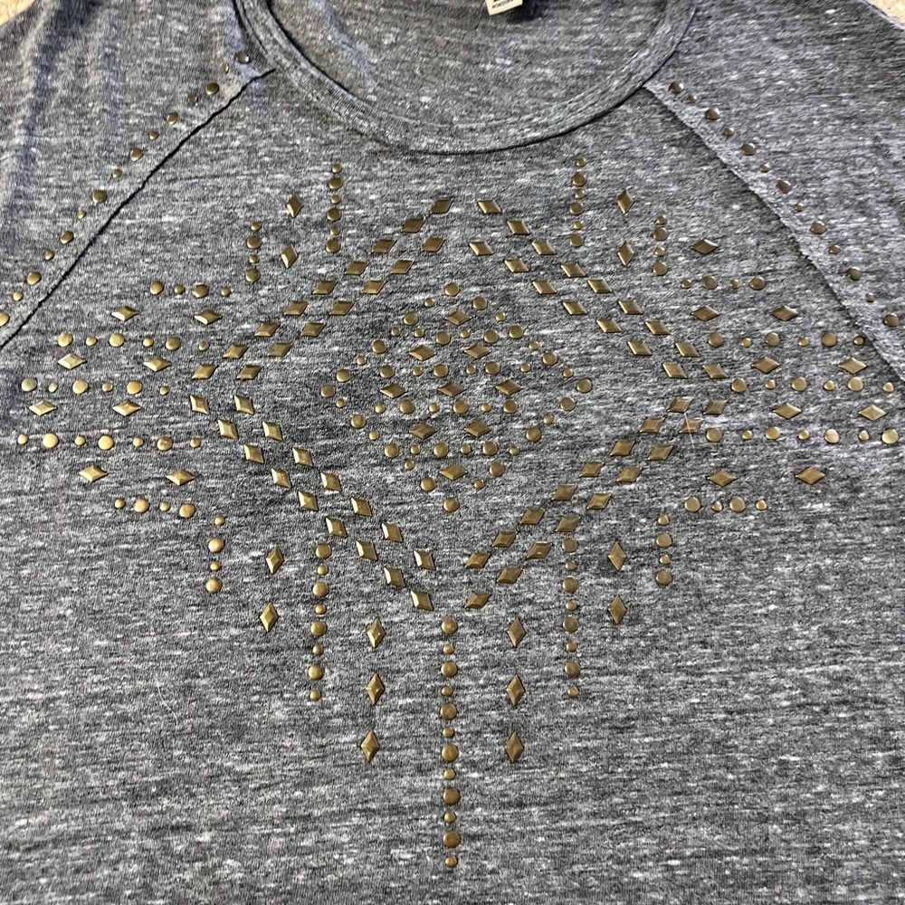 Women’s Lucky Brand Charcoal western raw hem Studded Tee shirt - Picture 4 of 10